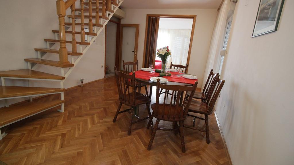 Apartments Ivka Оміш Екстер'єр фото