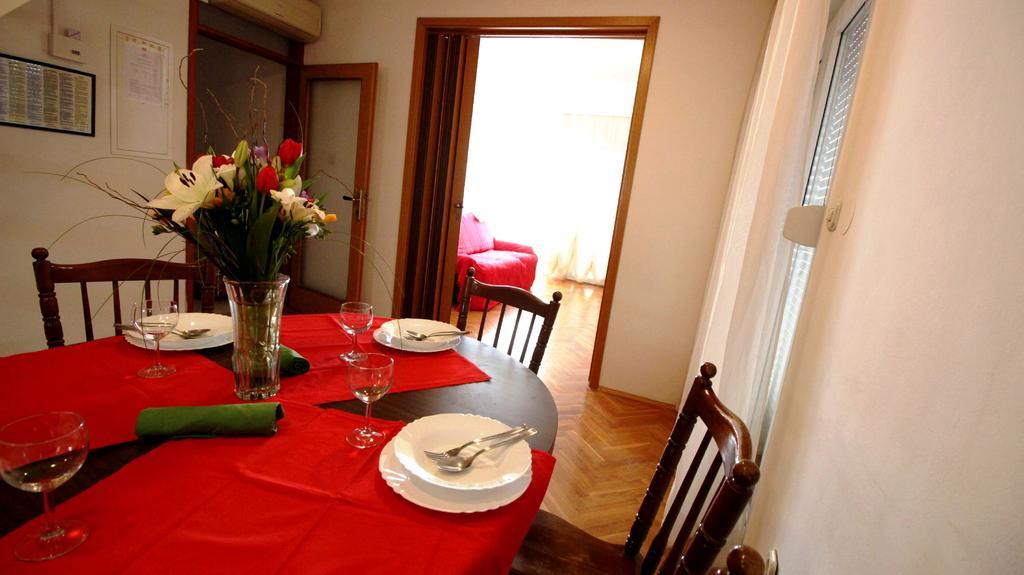 Apartments Ivka Оміш Екстер'єр фото
