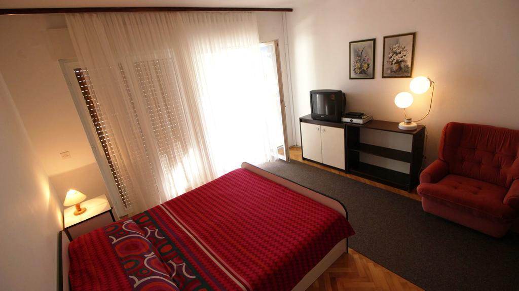 Apartments Ivka Оміш Екстер'єр фото